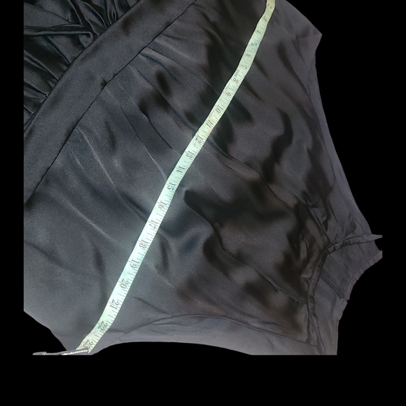 Women's plus size sleeveless satin black evening 👗 with split oveskirt - Picture 4 of 6